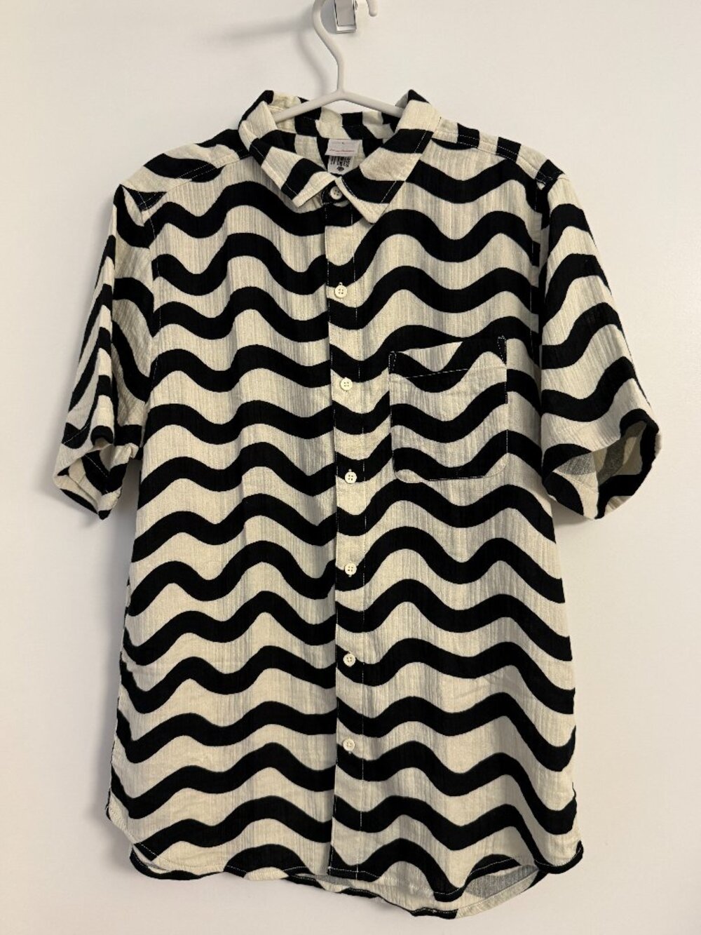 Hanna Andersson Adult Print Muslin Short Sleeve Button Up Squiggles on Ecru Mode